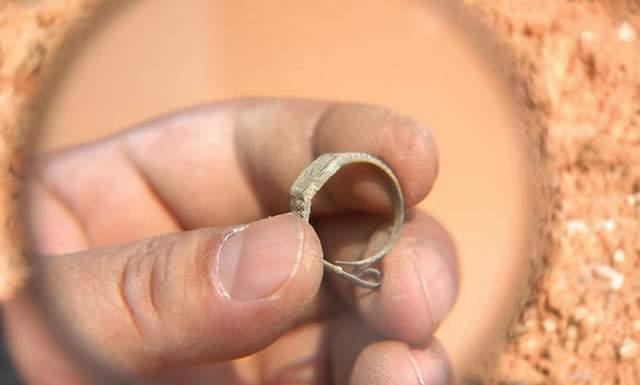 时空穿越的证据?我国出土400年前的“瑞士表”,时间对不上