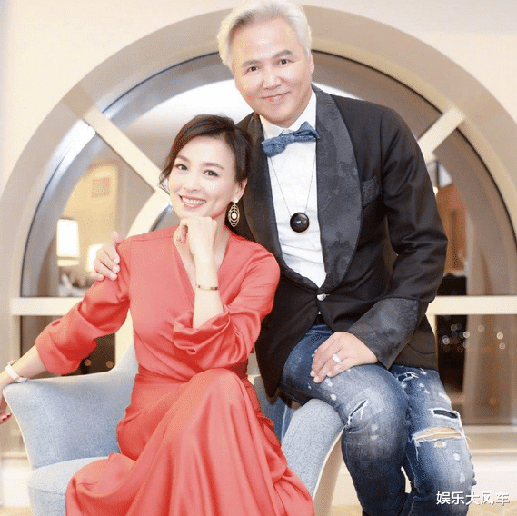 张庭|张庭夫妇黑历史被扒，晒豪华游艇仿若“土皇帝”，向员工行元首礼