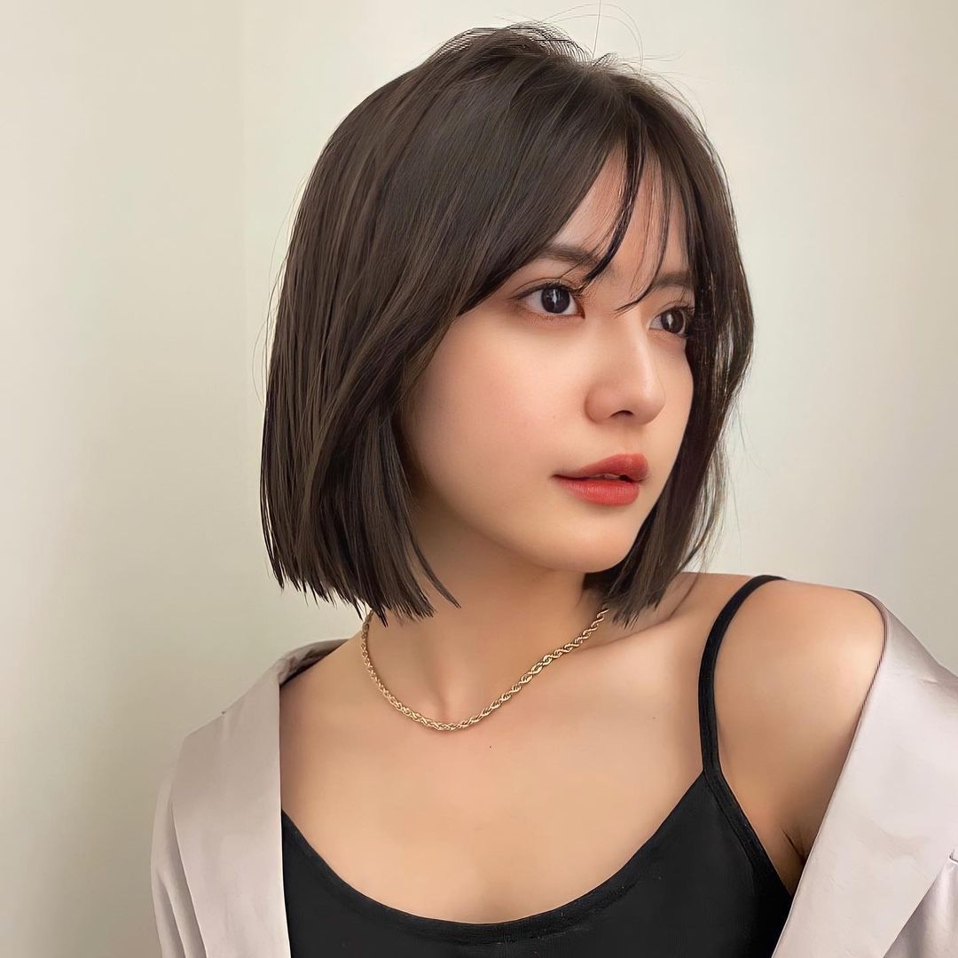 发型 今秋发型这样剪，蓬松瘦脸很百变，想不美都难