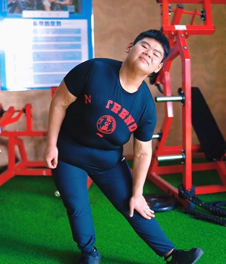 668斤王浩楠复胖,40天减重22KG,网友:丑了吧唧的别卖萌