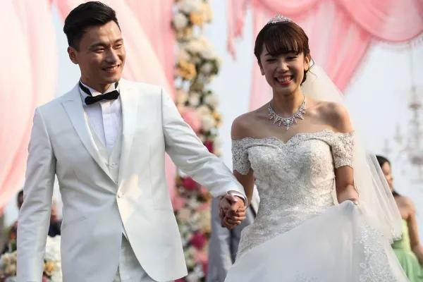 国足|郜林恐无钱养房，球员被欠薪千万，俄罗斯禁赛生效，国足沦为笑柄