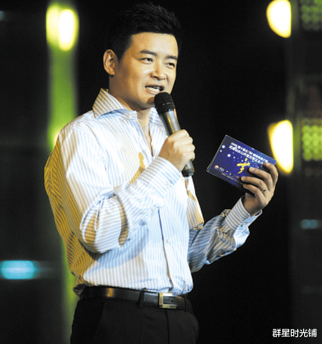 李佳明|央视李佳明：借钱上学进央视，巅峰期出国深造，归来后被小尼代替