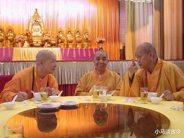 招聘|寺庙招聘要求硕士以上的学历，有编制高工资好福利引热议