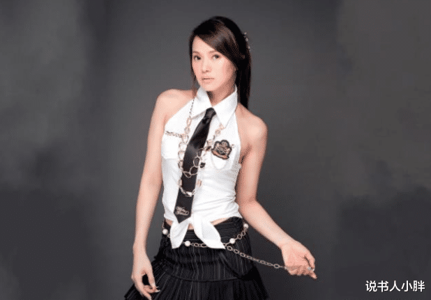 伊能静|伊能静：有过一段失败婚姻，47岁为爱冒险生女，今被小丈夫宠成宝