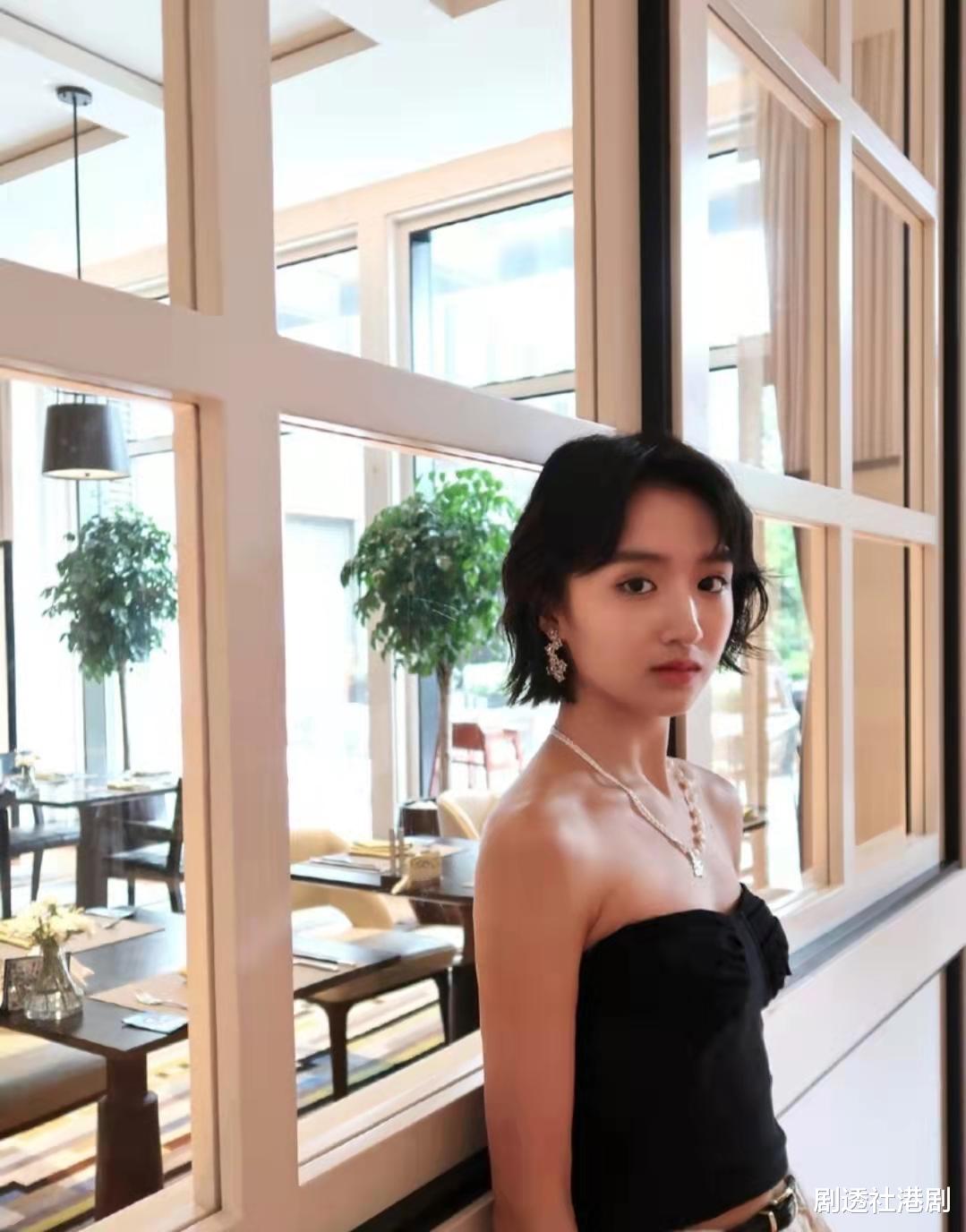 柏安妮|长相出众！港片女神柏安妮女儿首拍广告晒舞技，因甜美清纯获关注