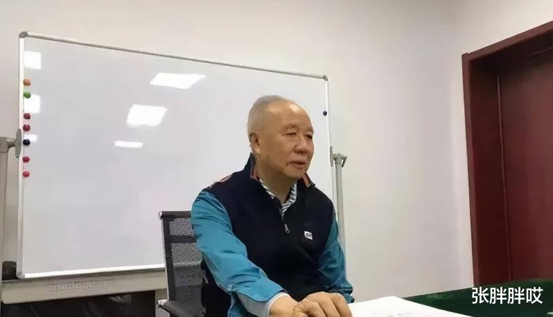 1999年“首富”牟其中入狱,妻儿远走德国,小姨子却始终不离不弃