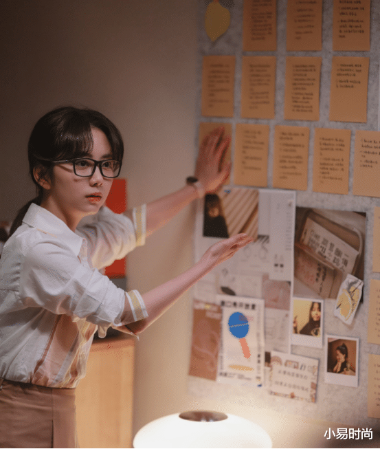 穿衣搭配|谭松韵新剧职场穿搭太有气质了！甜美风格转向职场干练装，真是美