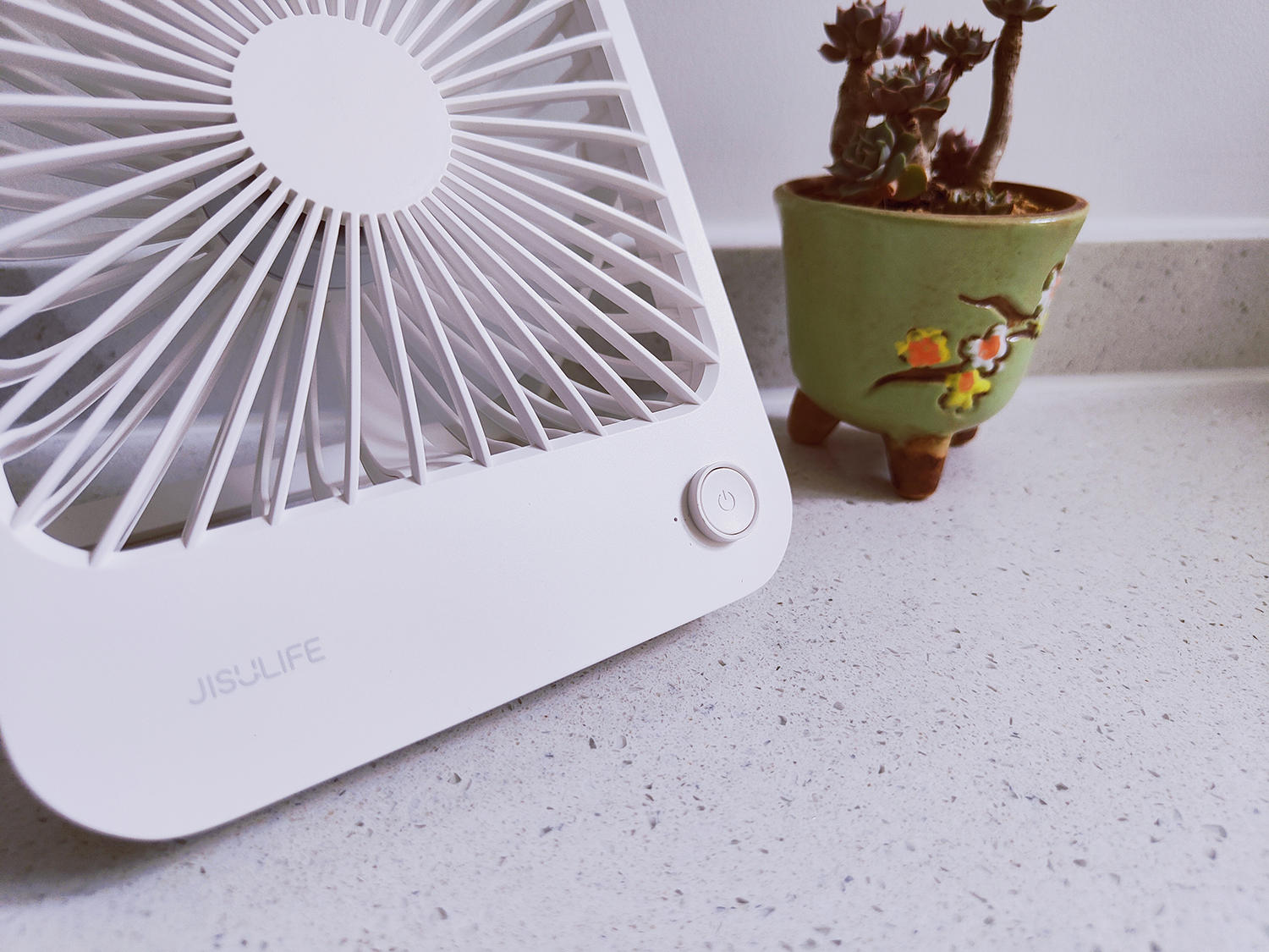 夏日炎炎,有你微风习习,几素轻薄桌面扇体验