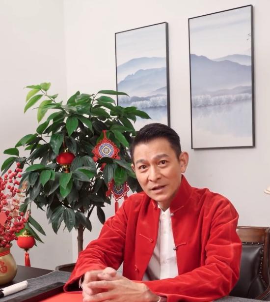 angelababy|刘德华：放下身段接地气，在家里主动为老婆分担家务活亲自搓地板