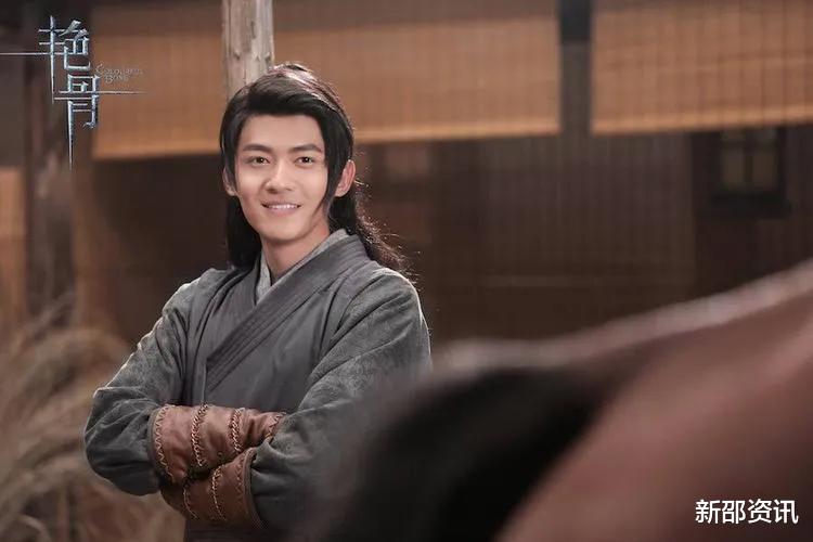 神雕侠侣|八版“杨过”对比,古天乐帅气袭人,陈晓稚嫩,黄晓明痞气十足