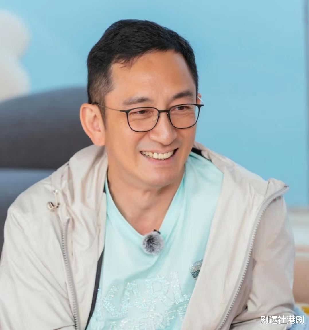 吴启华|贵气！知名港星13岁女儿读国际学校学费超21万，条件优越引羡慕