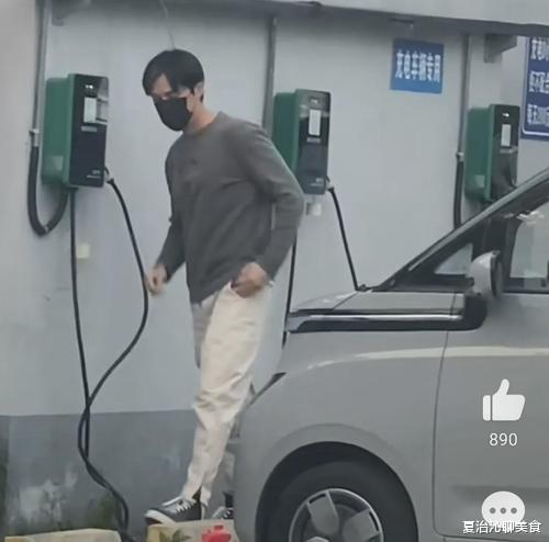 胡歌|胡歌引起网友热议，纷纷羡慕，太惊喜了