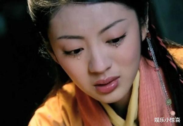 安以轩|安以轩复出替夫还债,浓妆艳抹眼神无光,身体不乐观:跟汪小菲吧