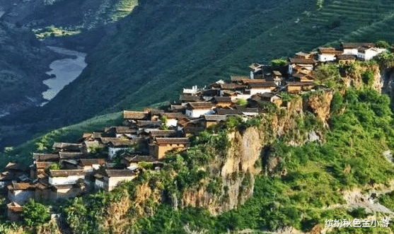 露营|中国这五个古村，建于悬崖之上，风景美到令人震撼，你知道几个？