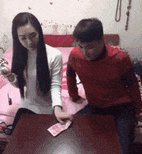 00后|路过程序员办公室,突然看见这画面,忍不住用手机拍了下来,哈哈哈哈~