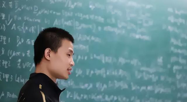 韦东奕|韦东奕“个人简历”流出，虽只有“4行”，但每个字都重千斤