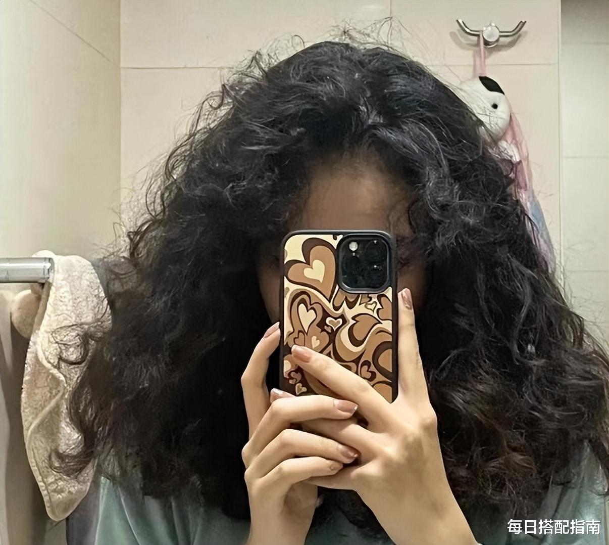 发型 中年女人容易“踩雷”的发型，不是显老就是扮嫩，颜值再高都没用