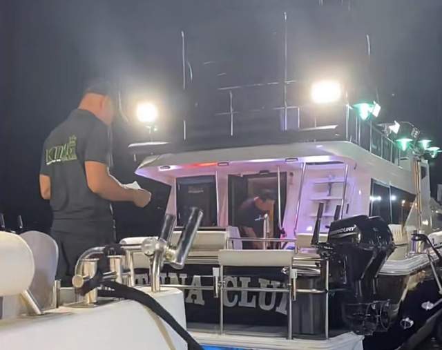 包贝尔|岳云鹏包贝尔包游艇出海！穿拖鞋烤串没架子，钓80斤大鱼十分霸气