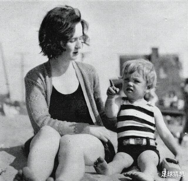 发型 1954年，梦露不惧严寒穿紫色吊带裙在韩国劳军，10万美军为她痴狂