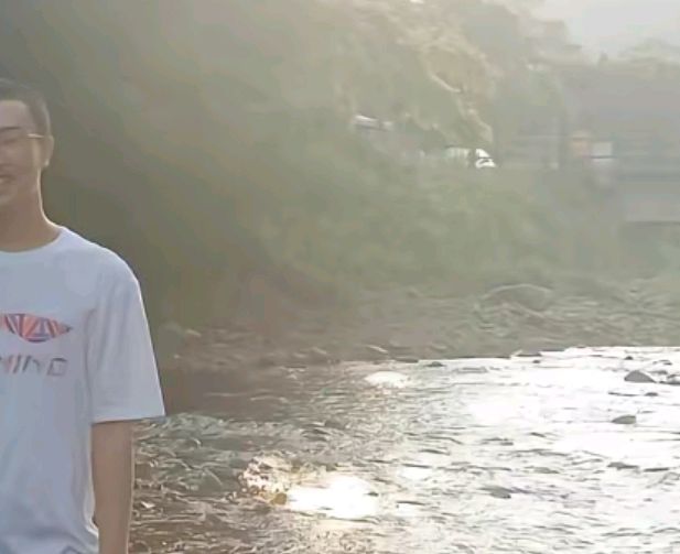 胡鑫宇|胡鑫宇父亲的账号疑似被盗，转发姐弟恋视频