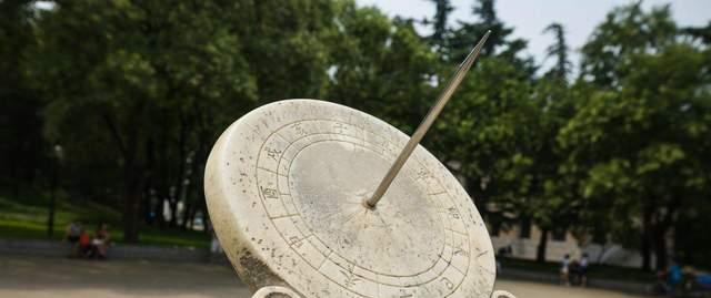 为证明时间不存在,科学家让一名女性在洞穴住了130天,结果怎样