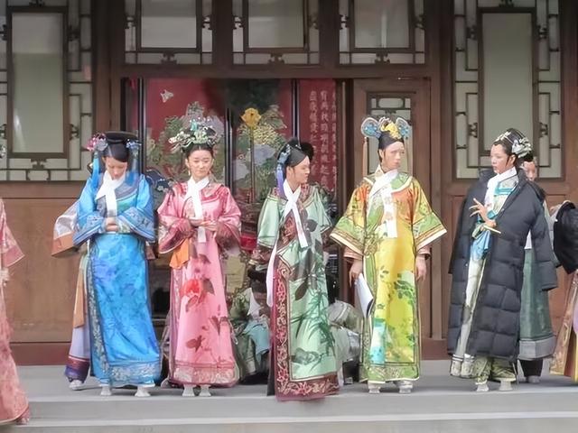古装剧|看了《甄嬛传》的片场工作照,才知道现在的古装剧有多敷衍