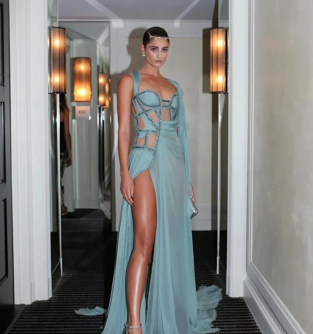 短发 超模小泰山TaylorHill剪短发,差点撞脸赫本,这是什么神仙颜值