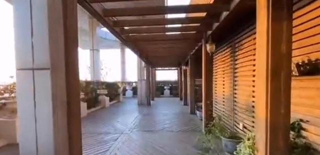 刘嘉玲|刘嘉玲被曝将出售上海三层复式豪宅，叫价1.8亿，自带花园游泳池