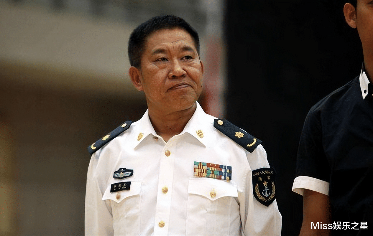 潘长江|盘一盘明星军衔，闫妮是少校军衔，潘长江是正师级干部