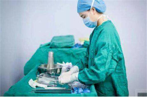 卵巢|女子产子后迅速衰老被抛弃,得知卵巢被摘除背后不可告人的真相