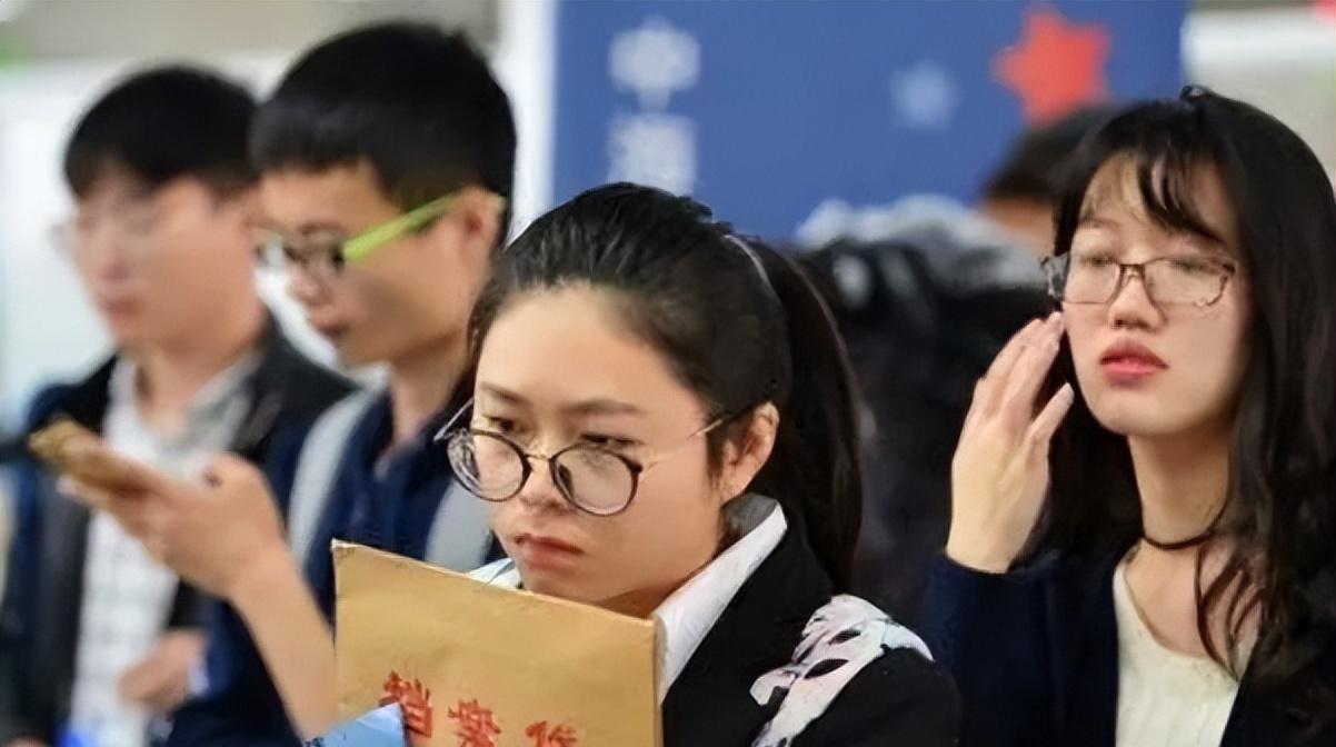 浙江省|浙江一实习生月薪9000,因不会Word被公司开除,领导:学历也不行