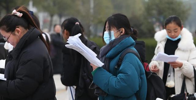 高校|多所高校发布通知，50多万研究生犹如被泼了一盆凉水，减少了热情