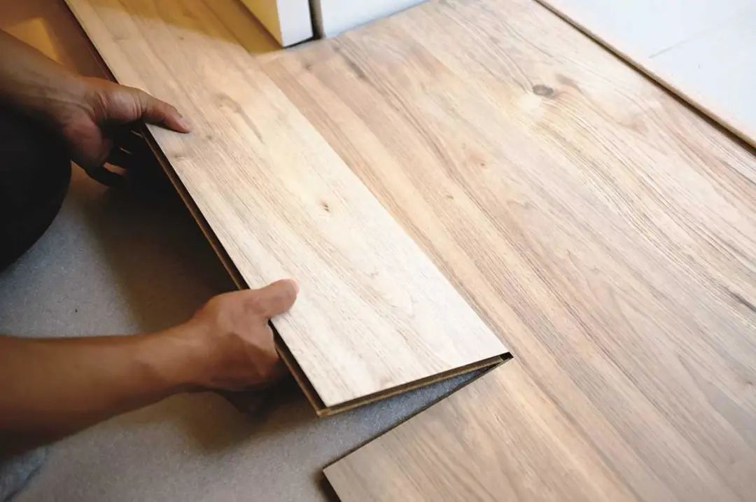 家中装修地板怎么选?记住这7点,不光为了省钱,更为了住着舒服