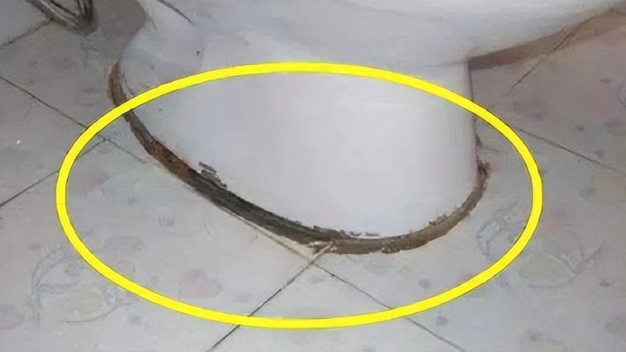 家里发霉了怎么办？别钢丝球蹭了！教你正确做法，霉斑立马消失