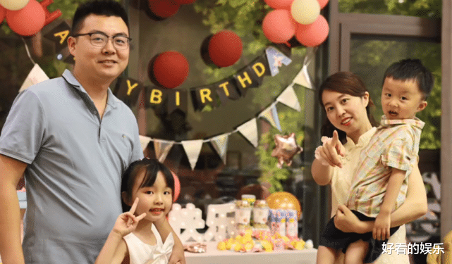 许敏|田静晒儿女的画作，下意识捂住的名字引争议，网友：不如熊磊坦诚