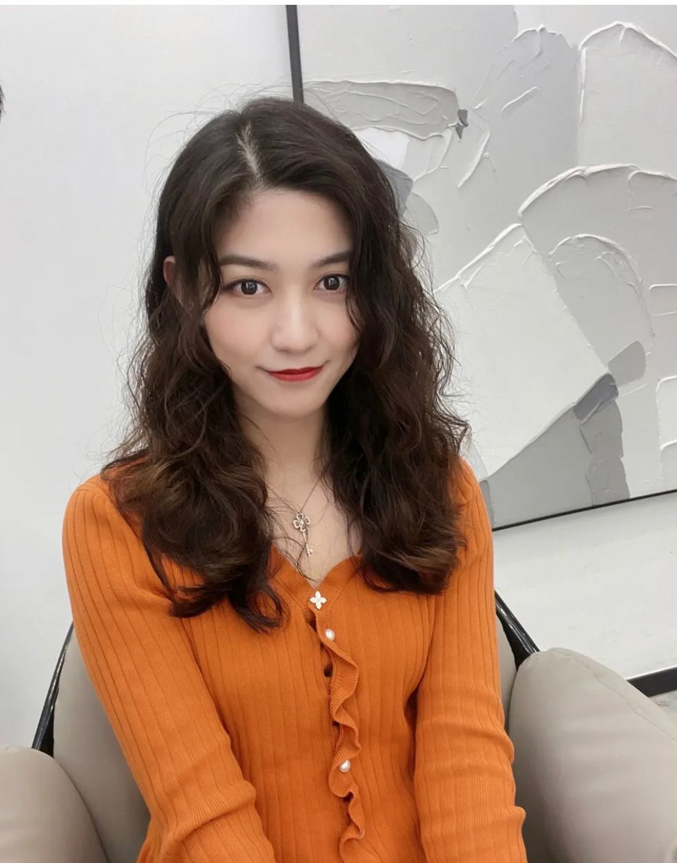 穿衣搭配 2月发型怎么做？选来选去我看好这14款，还是烫发最时尚