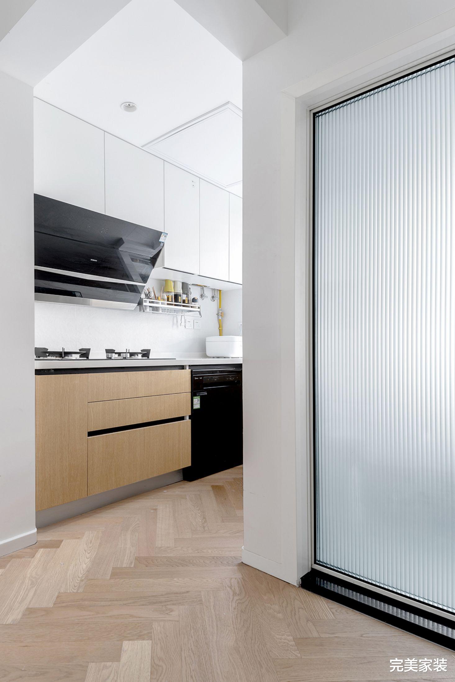 上海70后中年夫妻20万爆改35㎡学区房,只为给孩子一个更好地家,让人感动