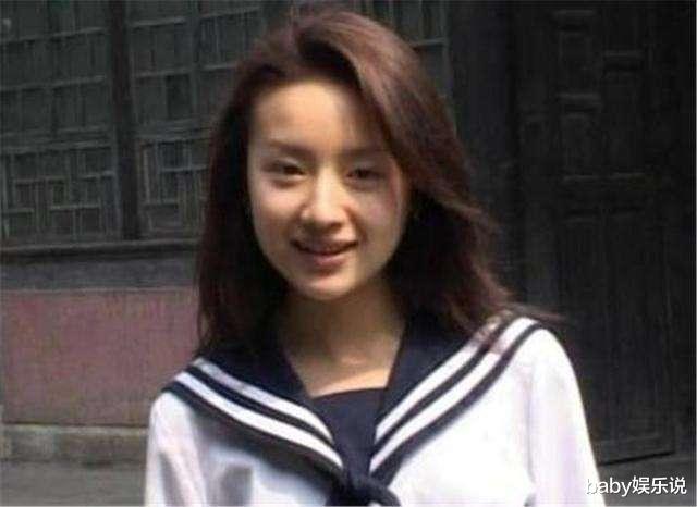 董洁|董洁：跟潘粤明离婚10年了，依旧背负骂名，如今生活状况如何？