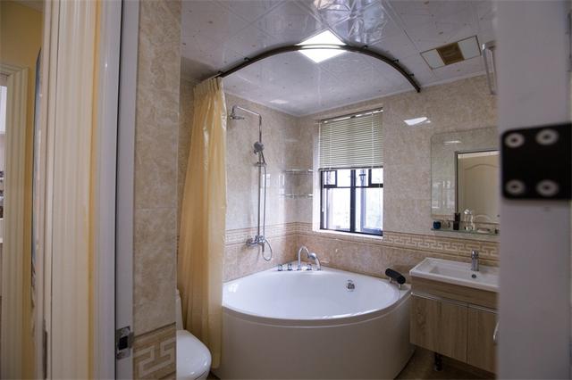 晒晒小姨家126㎡的新房,没想到一进门就惊艳了,客厅实在漂亮!