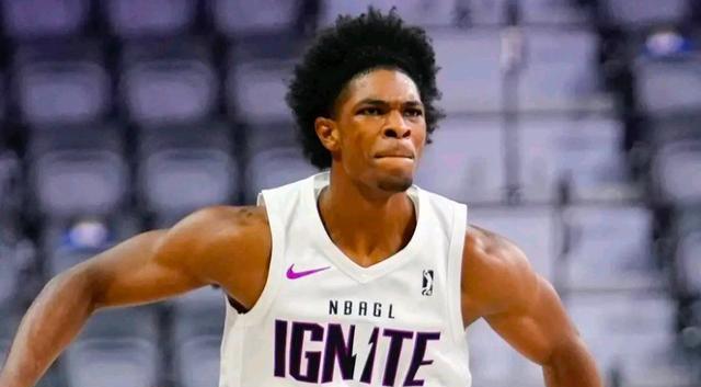 场均21+4+5+3分47.1%！媲美文班亚马的牛人，他也有望成为NBA状元