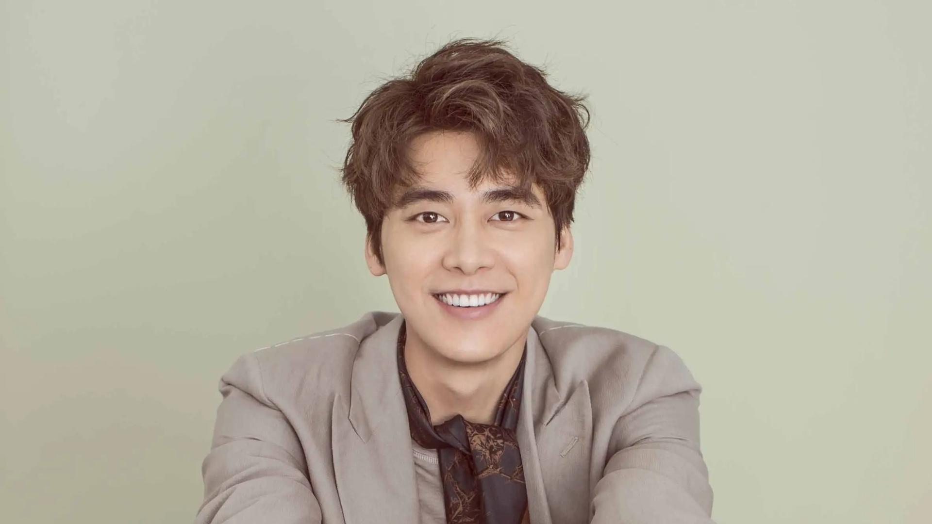 李易峰|李易峰：苦熬十五年，一夜塌房，犯错之后不知悔改