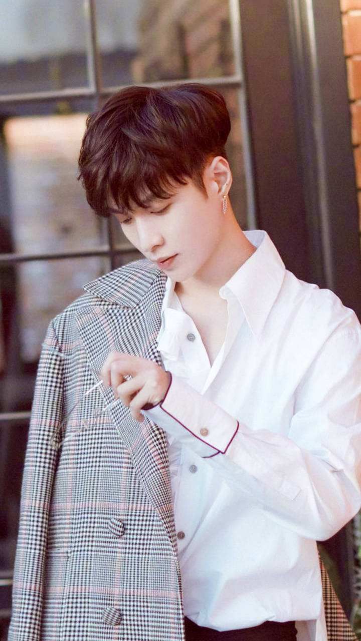 张艺兴|张艺兴主演新剧定档，雷佳音袁泉领衔主演，又是一部爆款预定