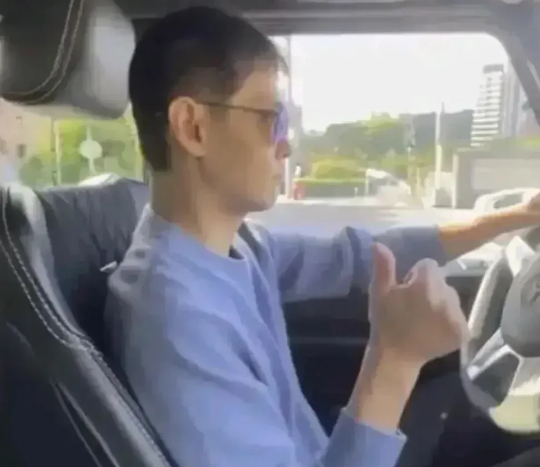 林志颖|林志颖又开车?伤完全好了?网友让其不要心急。