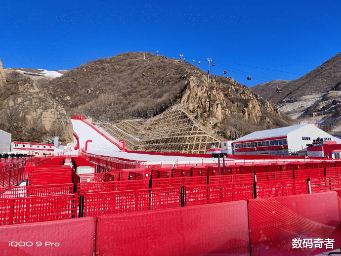 华为matepad|iQOO 9 Pro滑雪运动样张一览:清晰抓拍每一个动感瞬间