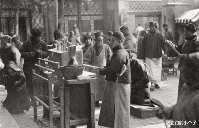 29年,青楼女子资助落魄革命青年,青年后成兵团司令,他如何报答