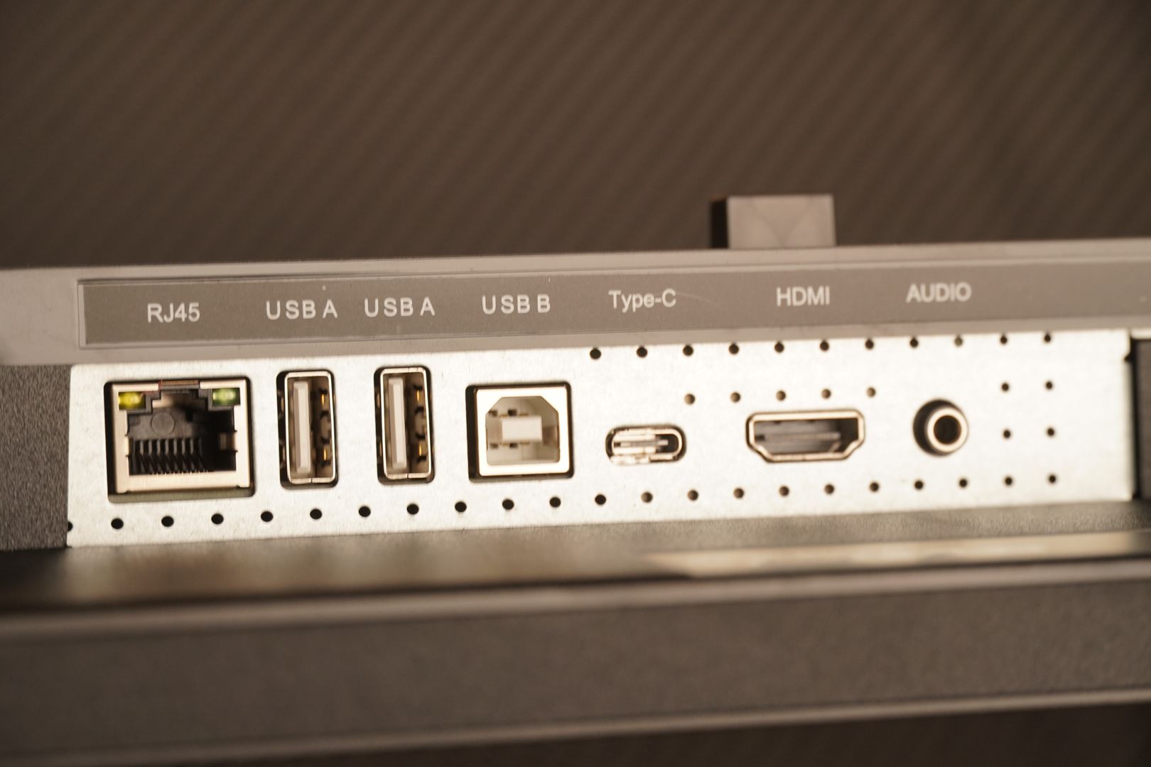 显示器|家用、修图都能胜任!INNOCN 24C1F显示器体验