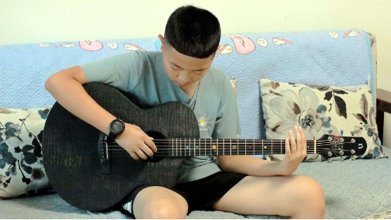 dido|介于儿童电话手表及手机间的尴尬,十几岁孩子该用什么通讯工具更适合?