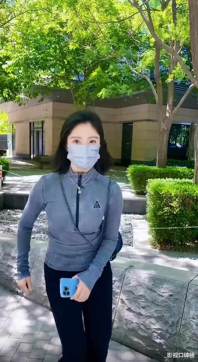 赵奕欢|赵奕欢扭腰热舞“羞耻”不已，宅男女神下凡营业，终于不拍烂片了