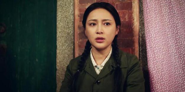 爱拼会赢|《爱拼会赢》别看年代剧,但故事确实吸引人,讲述手法也很绝