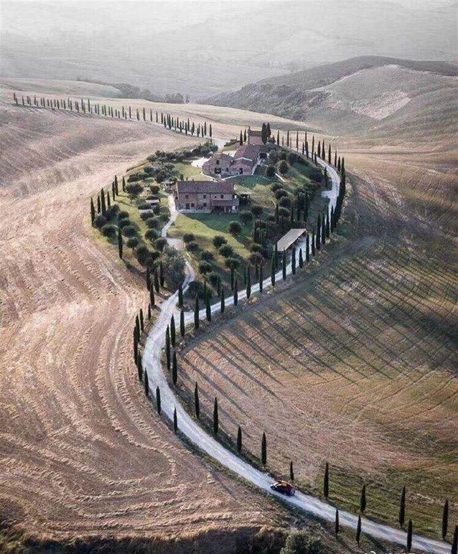 周杰|周杰被封杀转行做农民，卖农产品卖成亿万富翁，林心如哭倒在厕所